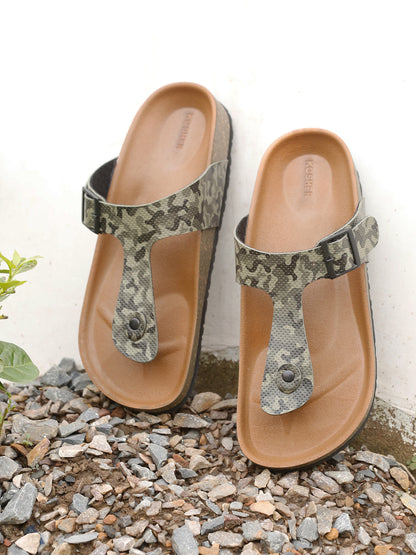 KOSHER Men's Printed Casual T-Strap Flat Slippers