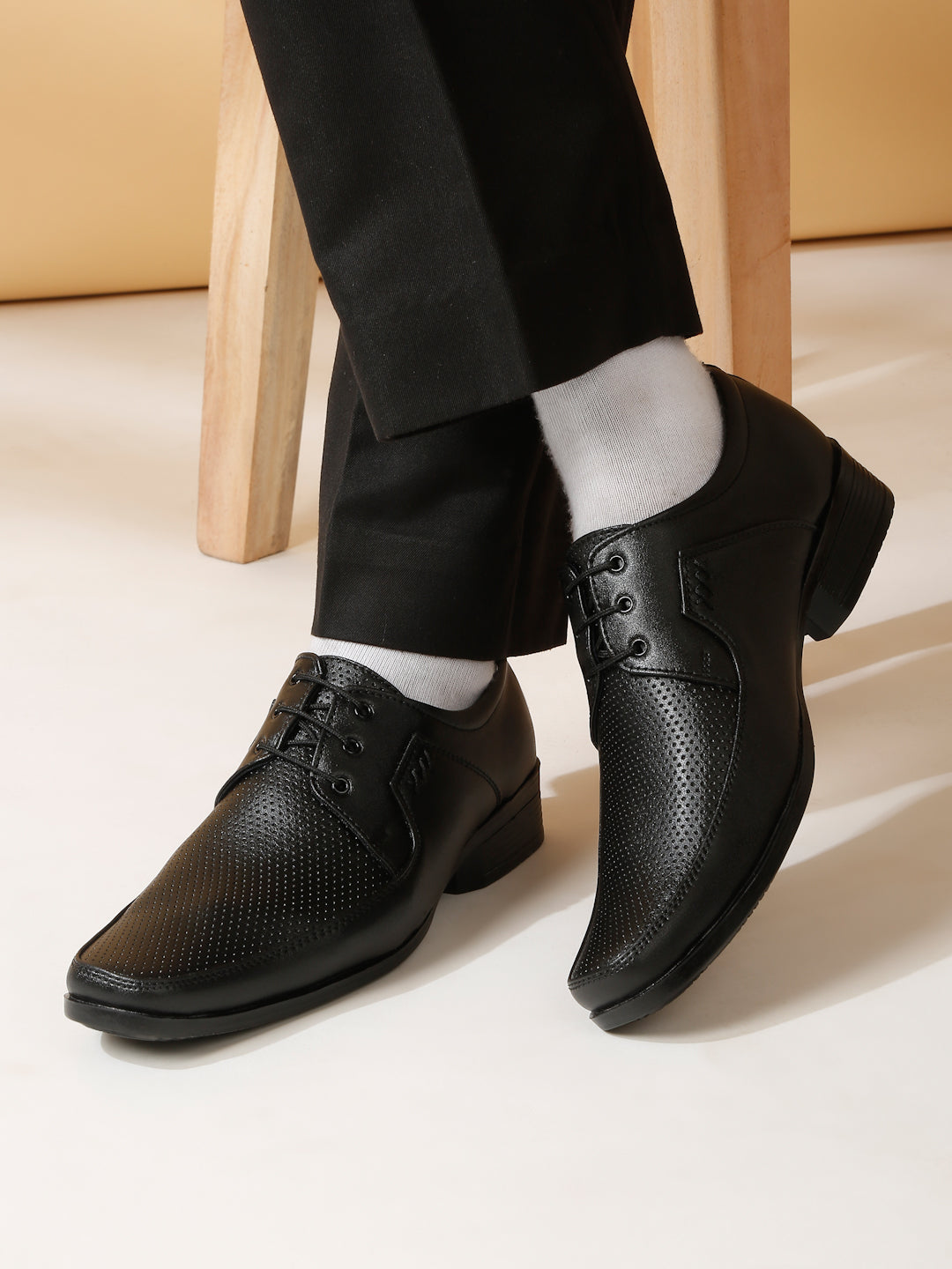 Kosher Black Color Lace-up Formal Shoes