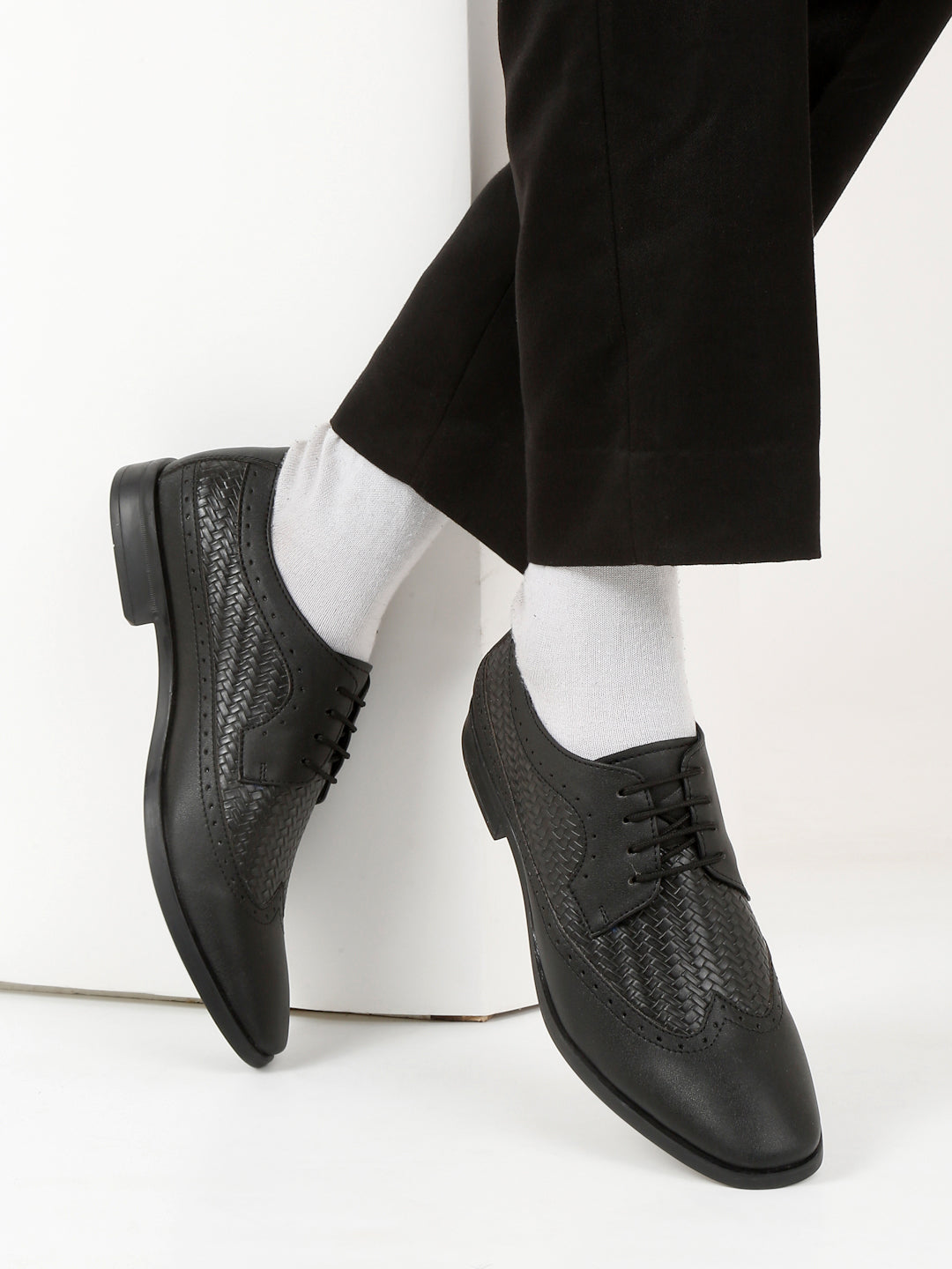 Kosher Black Color Lace-up Formal Shoes